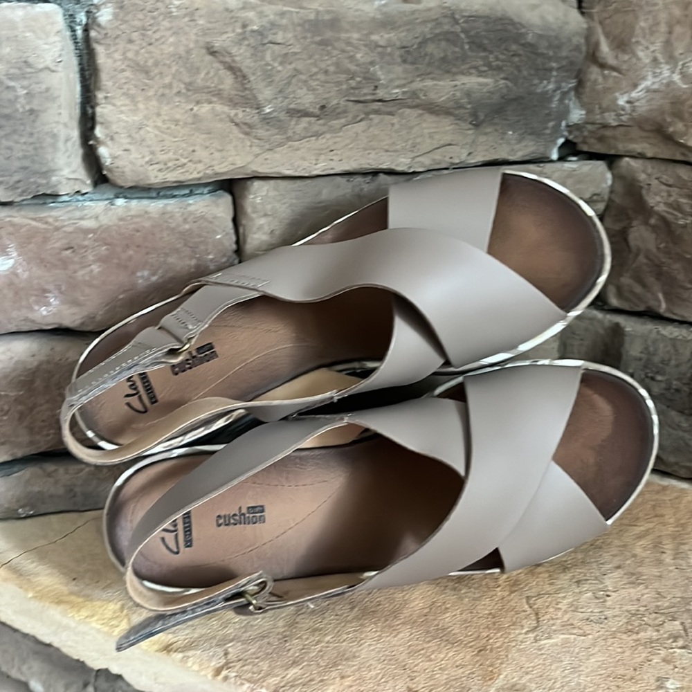 Clarks‎ Stasha Hale Wedge Sandal / SZ 9.5 W - Picture 3 of 9